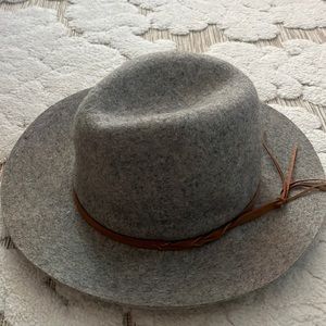 Gray hat